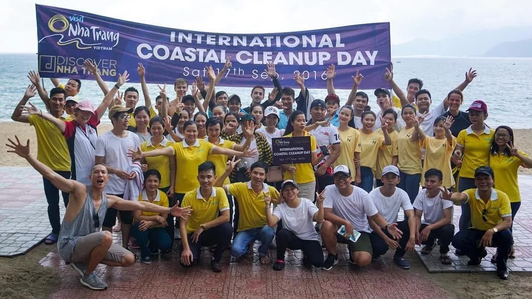 International Coastal Cleanup: Nha Trang’s beach clean-up, with Visit Nha Trang and Skylight · Nha Trang · 2016