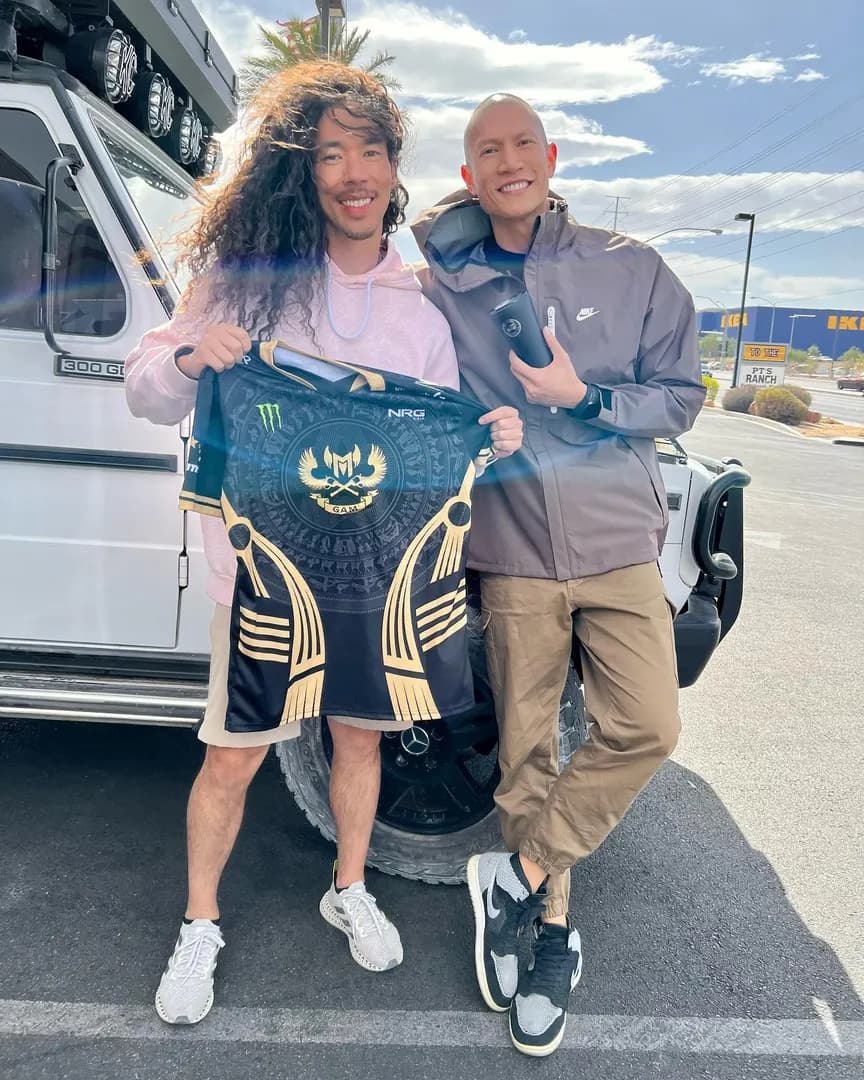 Cole Walliser: Reunited with the director, five years after his visit to Vietnam · Las Vegas · 2022